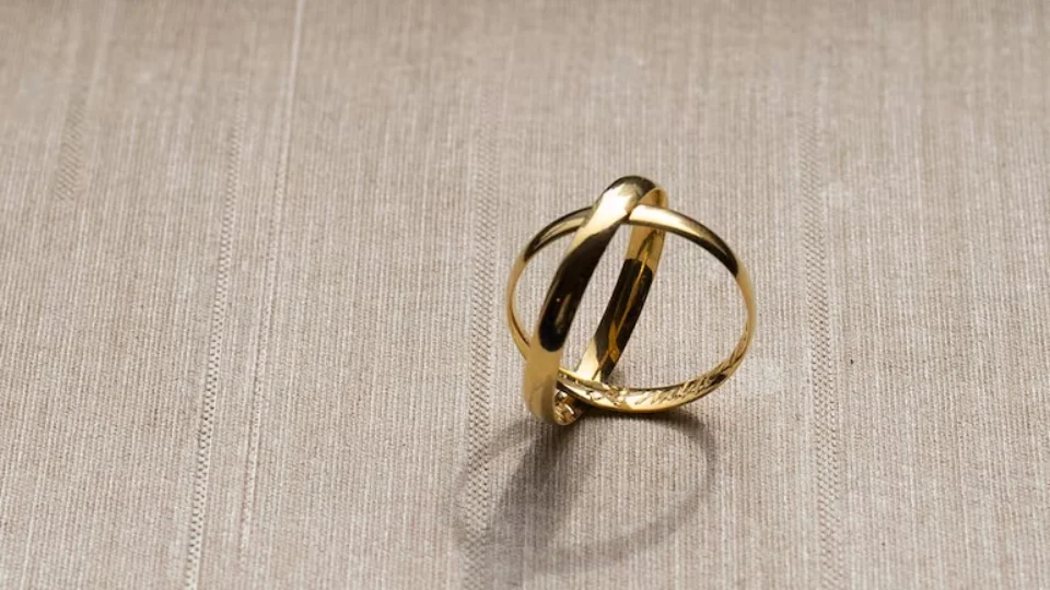 Mulher casa com bisavô dos filhos, de 92 anos, e união é anulada