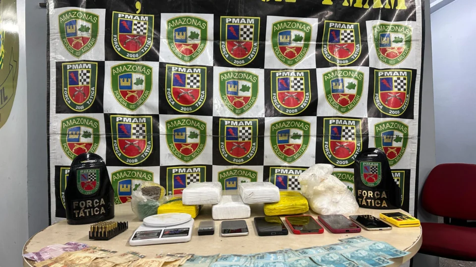 PM invade ‘boca de fumo’ no São José e prende dupla com carga de drogas