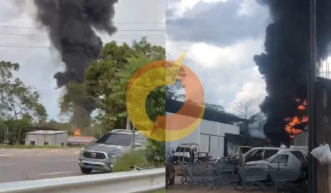 Veja vídeos: fábrica de isopor pega fogo em ramal no Tarumã