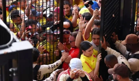 Após confusões e brigas, final da Copa América é adiada em 45 minutos