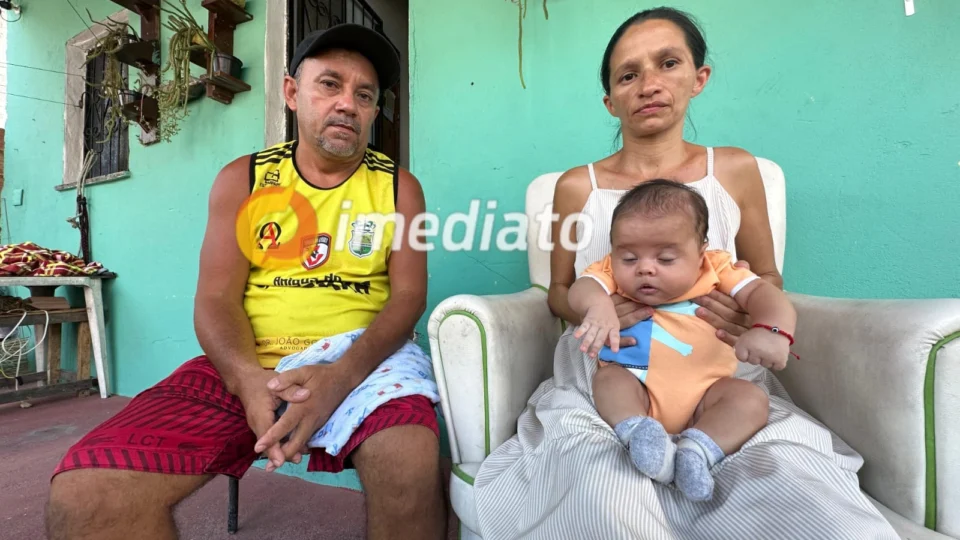 Bebê de dois meses pode ficar cego e família pede ajuda urgente em Manaus