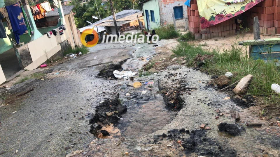 Vazamentos causam transtornos a moradores do Santa Inês