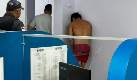 Homem espanca esposa após festa com bebida e drogas