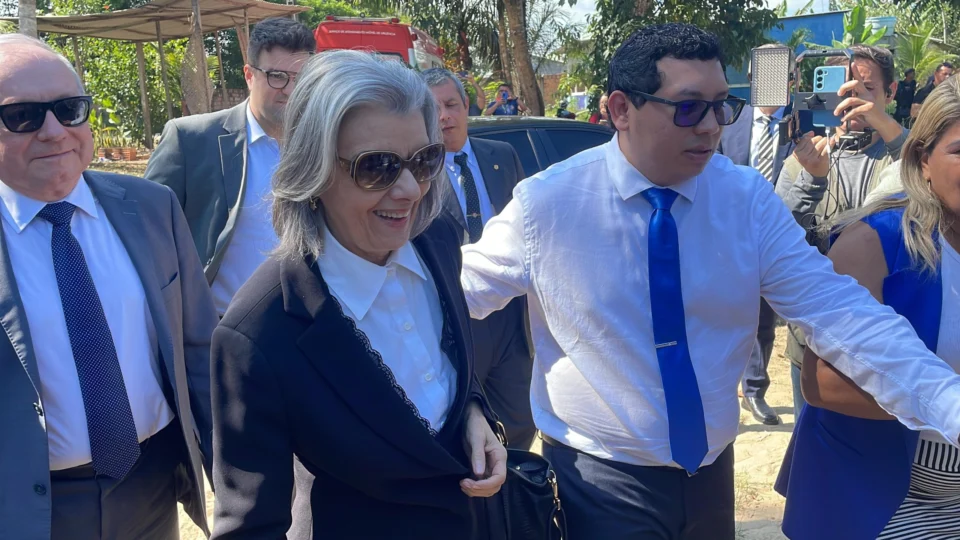Ministra Cármen Lúcia cumpre agenda oficial em Manaus
