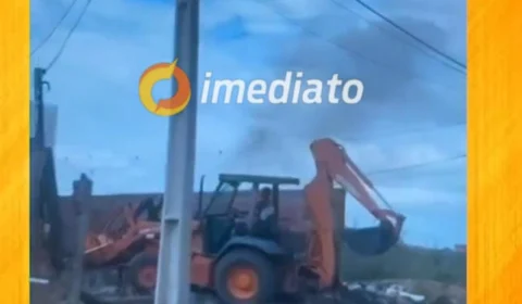 Confusão  termina com muro derrubado por retroescavadeira em  Roraima