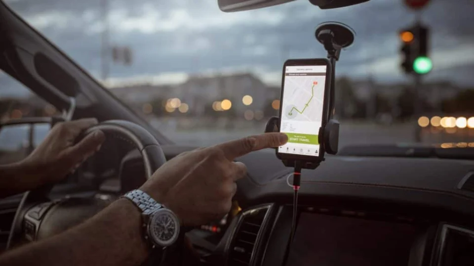 Motoristas de app: nova regulamentação prevê jornada máxima de 13h