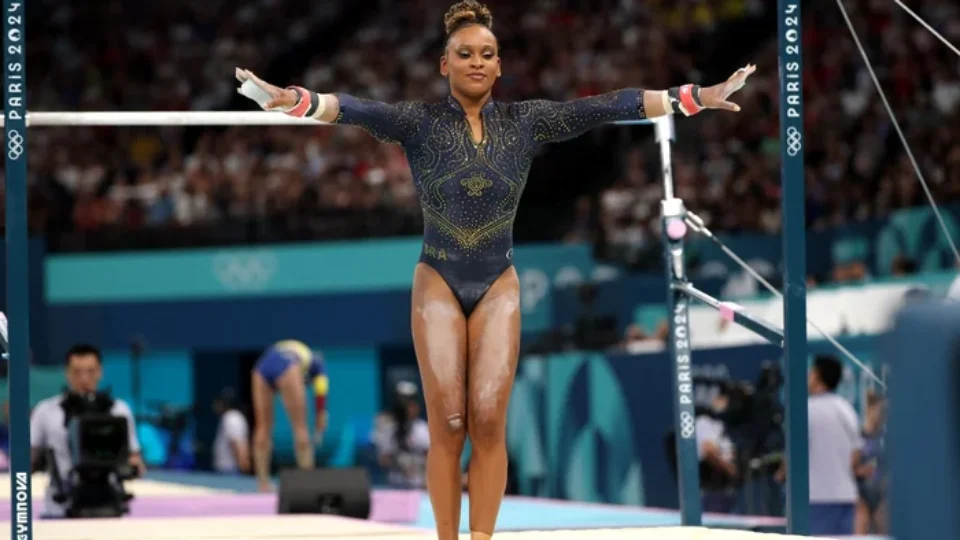 Brasil busca medalha inédita na final por equipes da ginástica