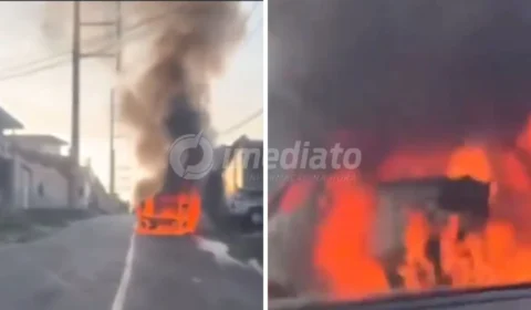 VÍDEO: carro fica destruído após pegar fogo por vazamento de gasolina no Petrópolis