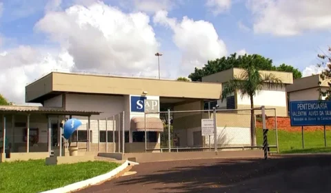 Preso troca tiro com PM, rouba casa de diretor de penitenciária e foge