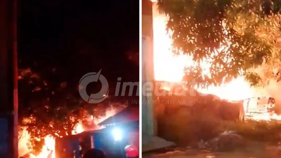 Casa fica destruída após ser consumida por fogo durante incêndio no bairro Colônia Terra Nova