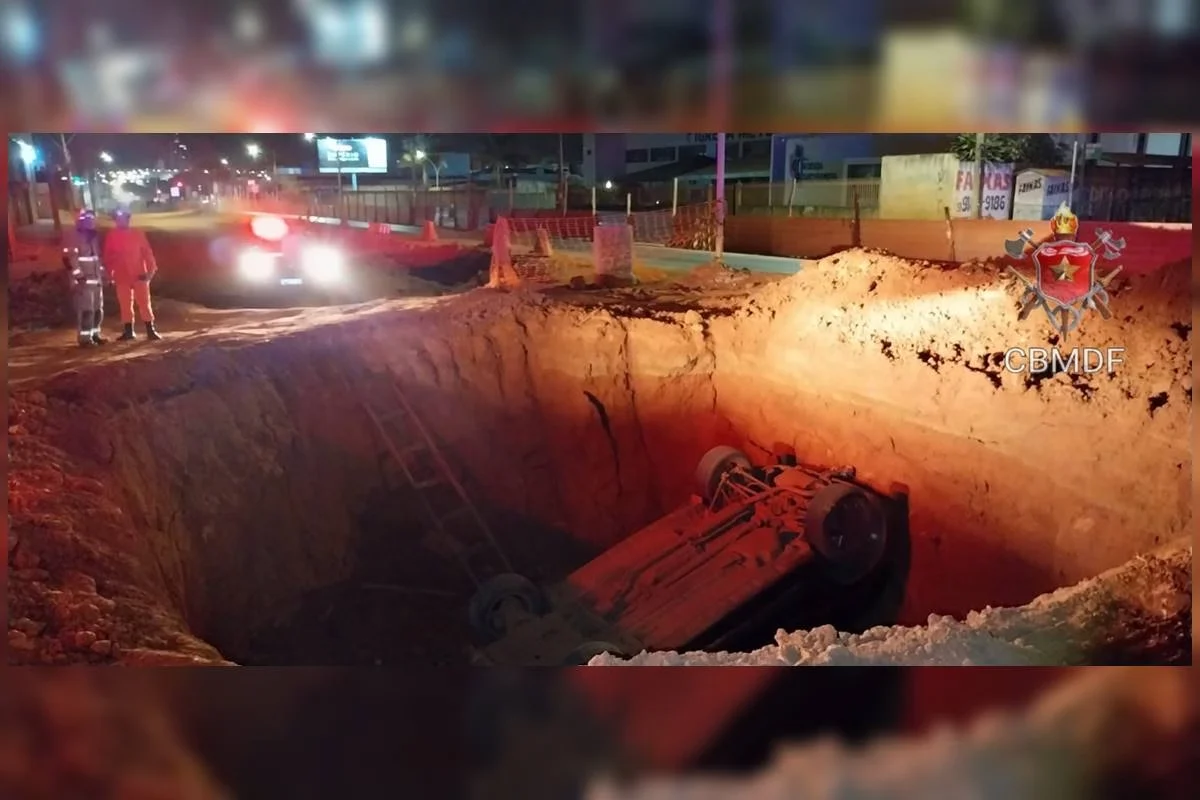 Motorista perde controle e carro cai em cratera em Taguatinga Norte; Veja vídeo