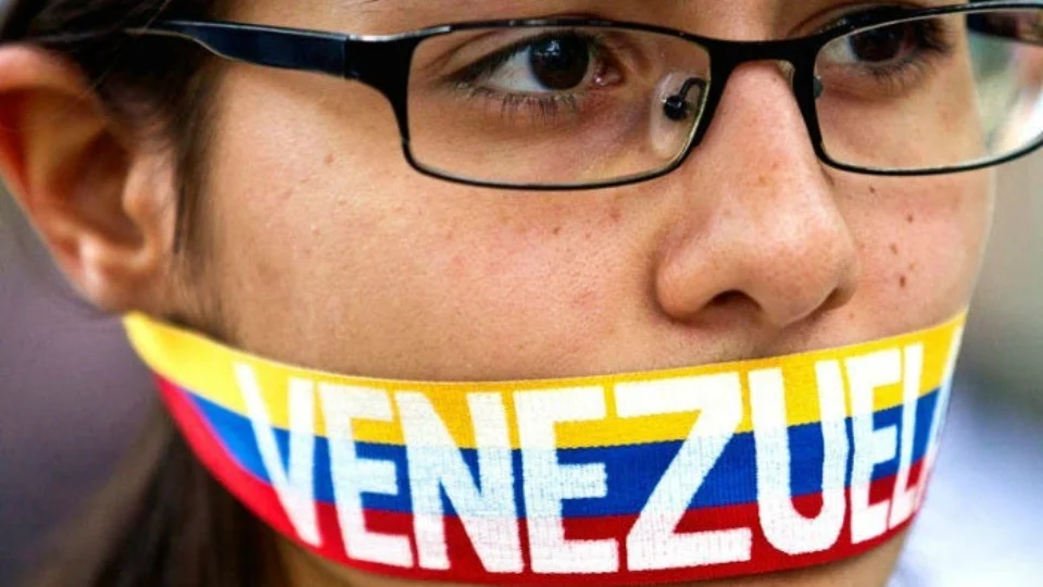 Maduro impõe censura a sites de notícias antes da eleição do próximo domingo