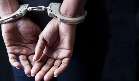 Mãe acusada de matar a filha com cabo de computador é presa novamente