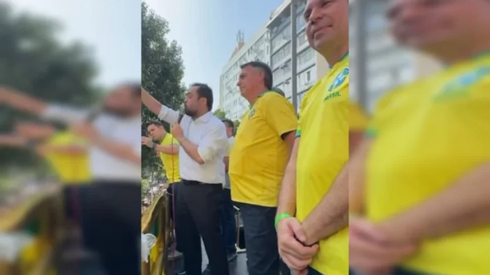 Bolsonaro sobre Lula, em ato no Rio: “Não passo faixa para ladrão”