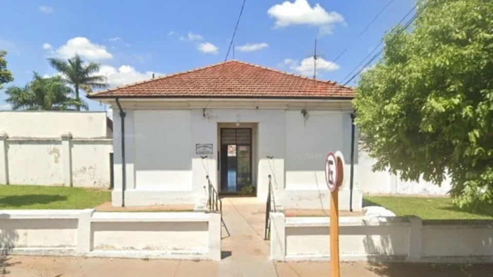Homem é encontrado morto dentro de casa com o corpo banhado de óleo de cozinha