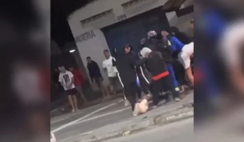 Veja Vídeo: mais de 10 bandidos cercam trabalhador e levam moto da vítima