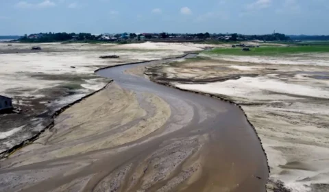 Rio Solimões enfrenta estiagem e baixa significativa na região da tríplice fronteira
