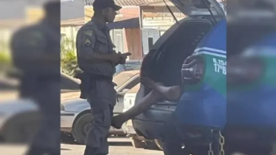 Adolescente mata mãe com tiro e facadas por causa de escova de dentes