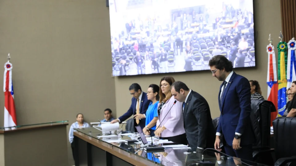 Assembleia aceita proposta do Governo do AM e aprova aumento das datas-bases dos servidores estaduais