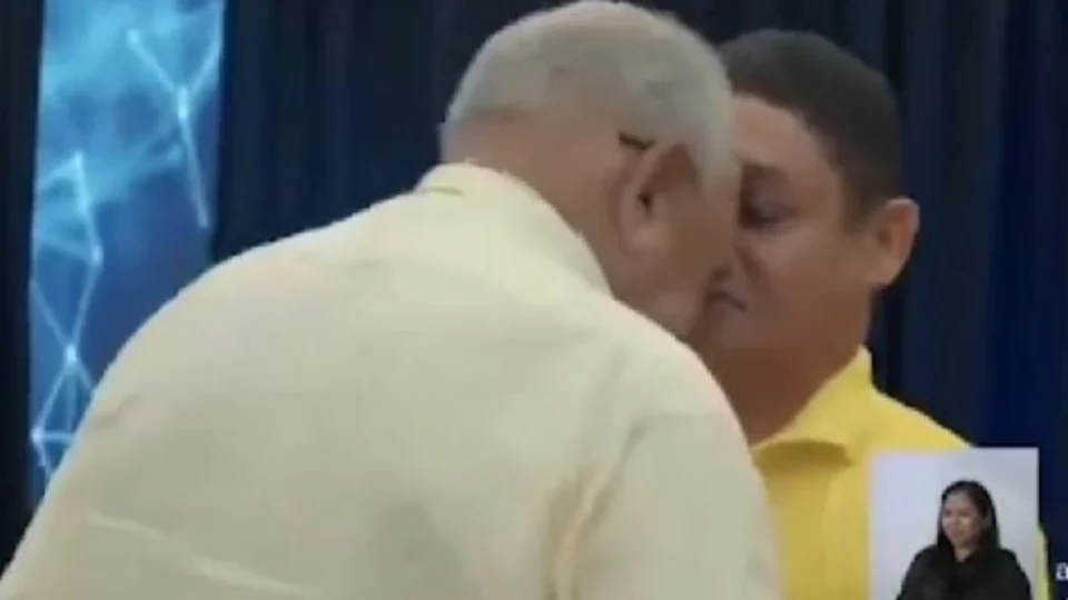 Vídeo: prefeito de Teresina dá cabeçada em oponente em debate ao vivo