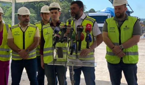 Wilson Lima anuncia entrega de 176 apartamentos na Comunidade da Sharp até o final do ano