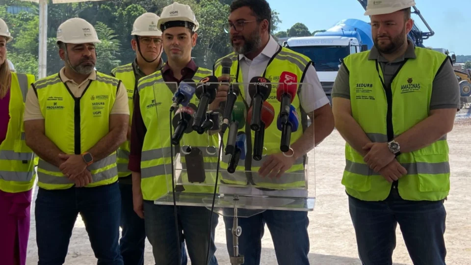 Wilson Lima anuncia entrega de 176 apartamentos na Comunidade da Sharp até o final do ano