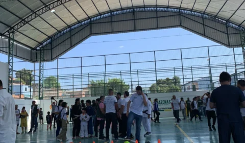 Wilson Lima realiza entrega da quadra Monte Sião revitalizada no bairro Jorge Teixeira