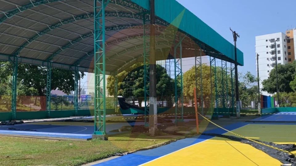 Moradores denunciam reforma ‘meia-Boca’ no CSU do Parque 10, em Manaus