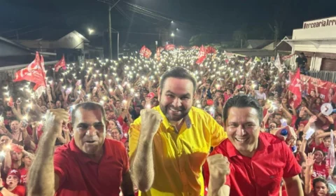 Prefeito de Eirunepé promete academia pública e distribuição gratuita de Whey Protein em comício