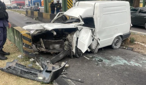 Homem morre e outro fica ferido em acidente na Av. Torquato Tapajós em Manaus