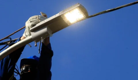 Governo já beneficiou 96 mil pessoas no Programa Ilumina+ Amazonas