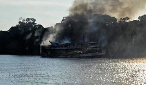 Número de mortos sobe para cinco após incêndio em barco em Uarini-AM