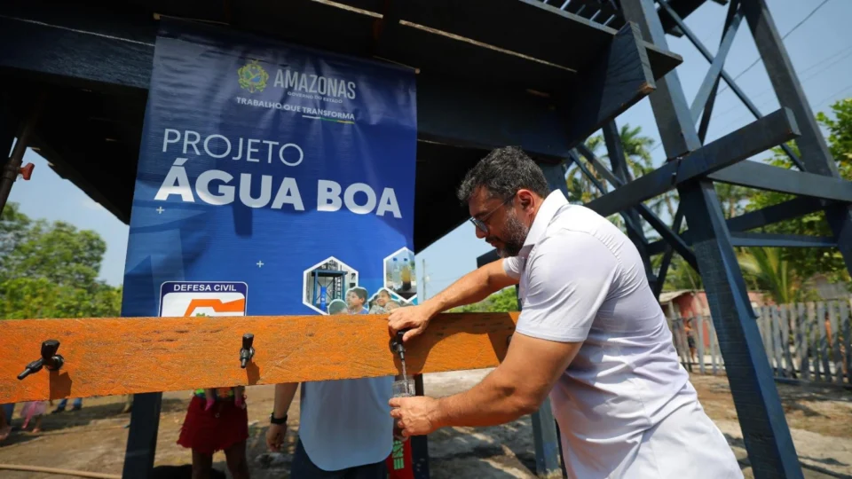 Wilson Lima entrega purificador de água que beneficiará mais de 180 famílias no Tarumã-Mirim