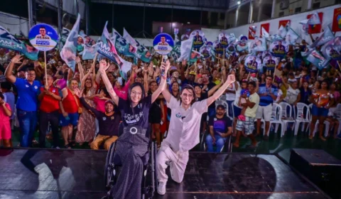 Amom Mandel reúne mais de mil pessoas em reunião na Zona Leste de Manaus