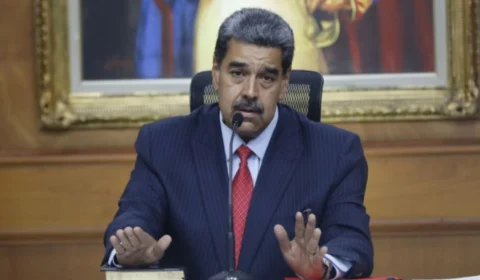 Deputados de direita solicitam que Lula declare Nicolás Maduro como persona non grata no Brasil