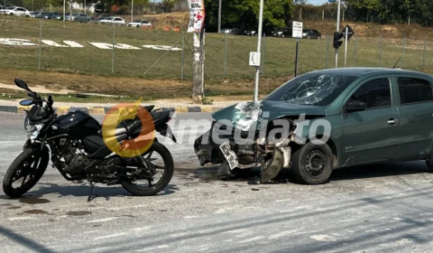 Fotos: motociclista fica gravemente ferido durante colisão com carro no Distrito Industrial