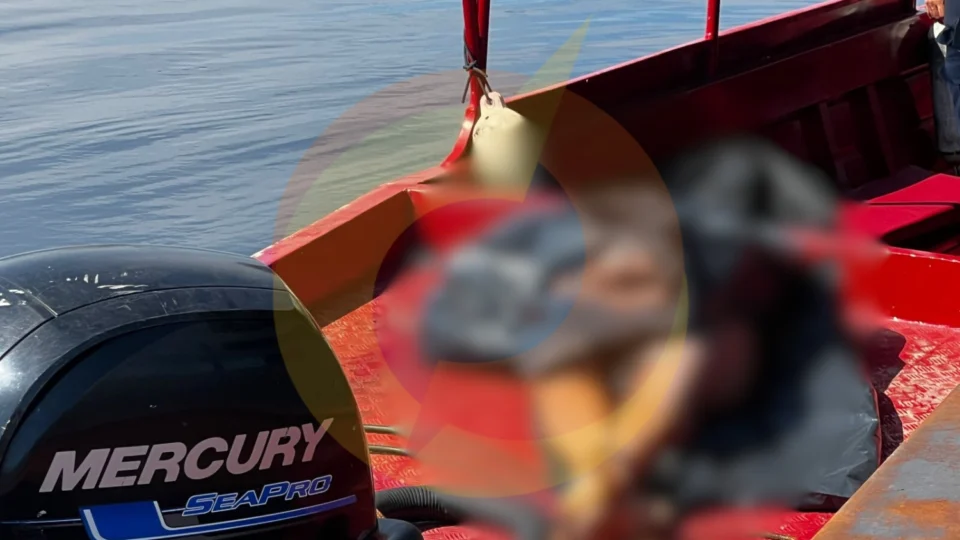 Canoeiros encontram corpo de homem dentro de geladeira no Bariri em Manaus