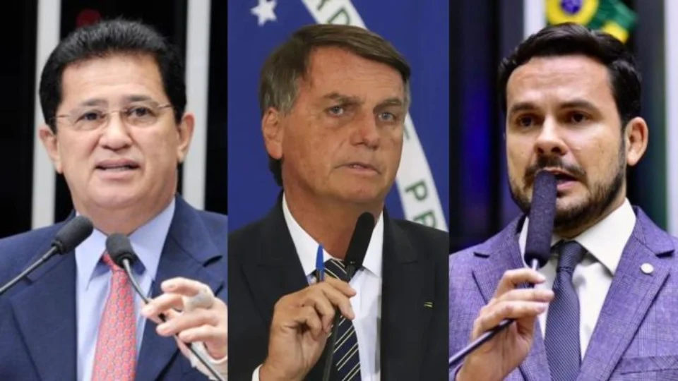 Bolsonaro critica alianças entre PL e PT nas eleições e exige que Alberto Neto e Alfredo Nascimento desfaçam no interior