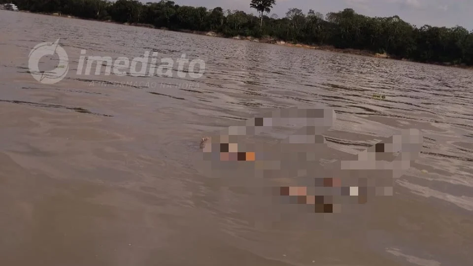 VEJA VÍDEO: corpo de homem é encontrado boiando em rio no Amazonas