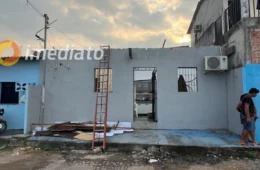 Moradores pedem ajuda para reconstruir casa que teve telhado arrancado durante chuva em Manaus