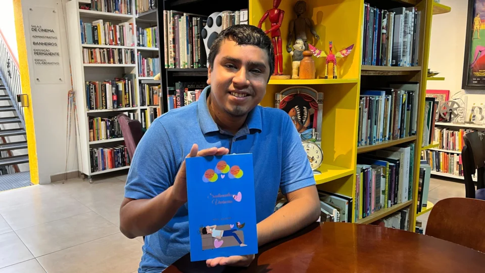 Poeta amazonense Vitor Gusmão conquista reconhecimento nacional com temáticas de melancolia e natureza