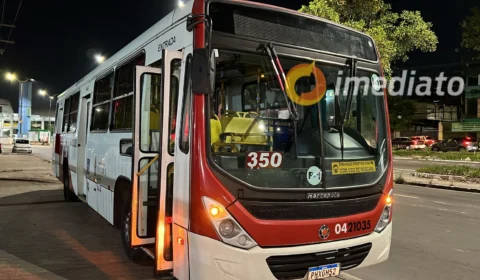 Bandidos armados tocam o terror durante assalto  ao ônibus da linha 350 em Manaus