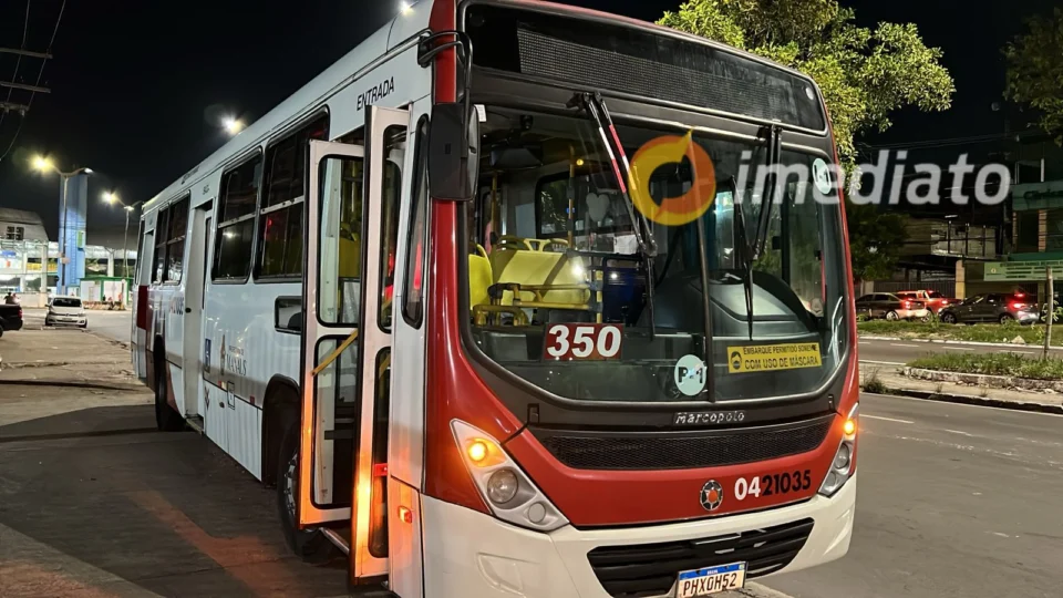 Bandidos armados tocam o terror durante assalto  ao ônibus da linha 350 em Manaus