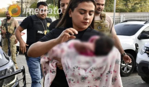 Bebê recém-nascido é resgatado após ser dado pela mãe em troca de dívidas com o tráfico de drogas em Manaus