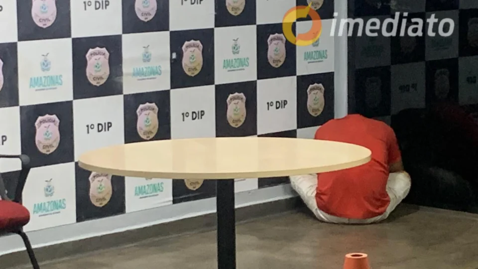 Homem é agredido e preso após roubar celular de jovem no terminal 1