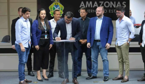 Wilson Lima assina contrato de construção de residencial do Amazonas Meu Lar no Novo Aleixo