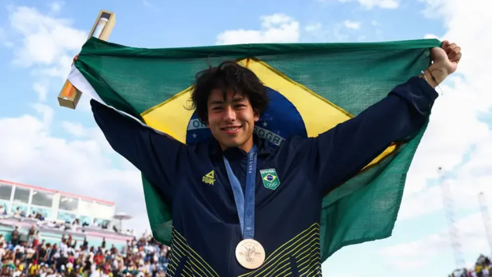 Augusto Akio, o Japinha, conquista a medalha de bronze no skate park