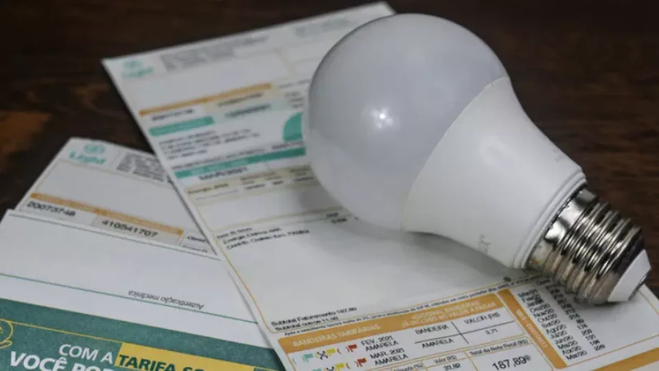 Após três anos, conta de energia vai ficar mais cara com a bandeira tarifária vermelha