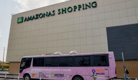Unidade móvel oferta orientação jurídica e psicossocial em Shopping de Manaus