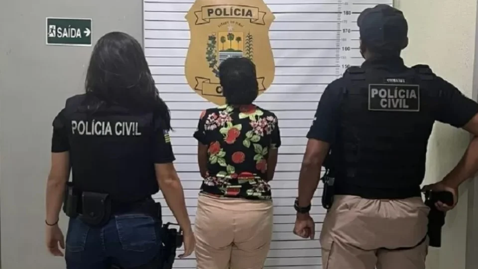 VEJA VÍDEO: mulher é presa após dar cajus envenenados para crianças; menino morreu